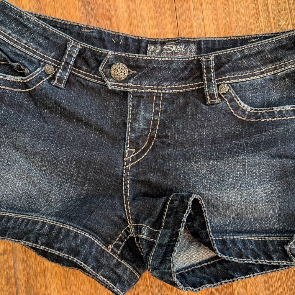 Women's Size 31 Silver Jeans Dark Blue Jean Shorts Marti